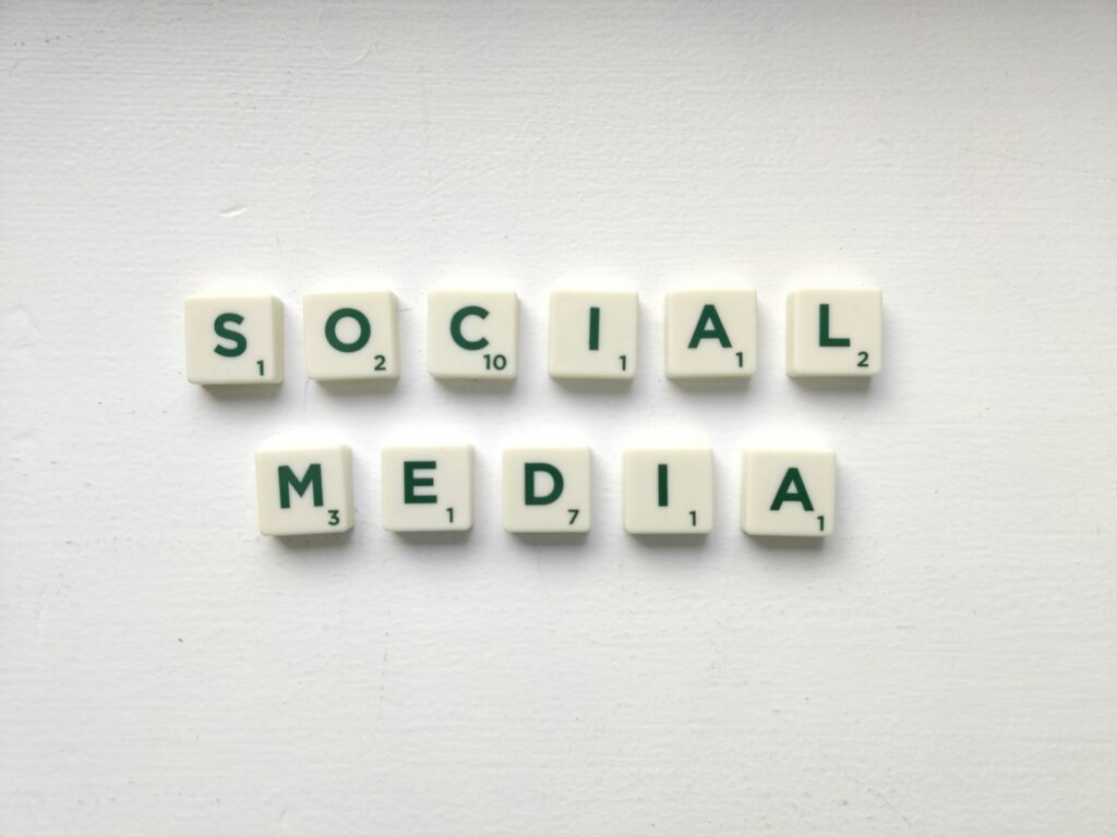 The Influence of Content Generated by Artificial Intelligence on Social Media