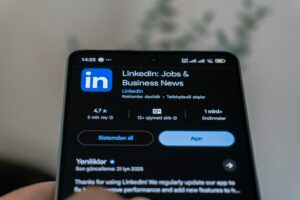 Job Recommendations Generated by Artificial Intelligence on LinkedIn